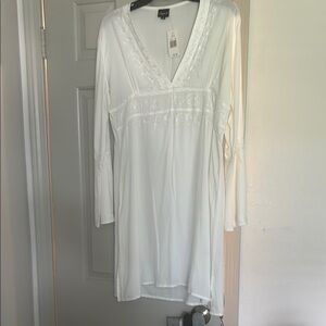 Elegant White Long Sleeve Dress